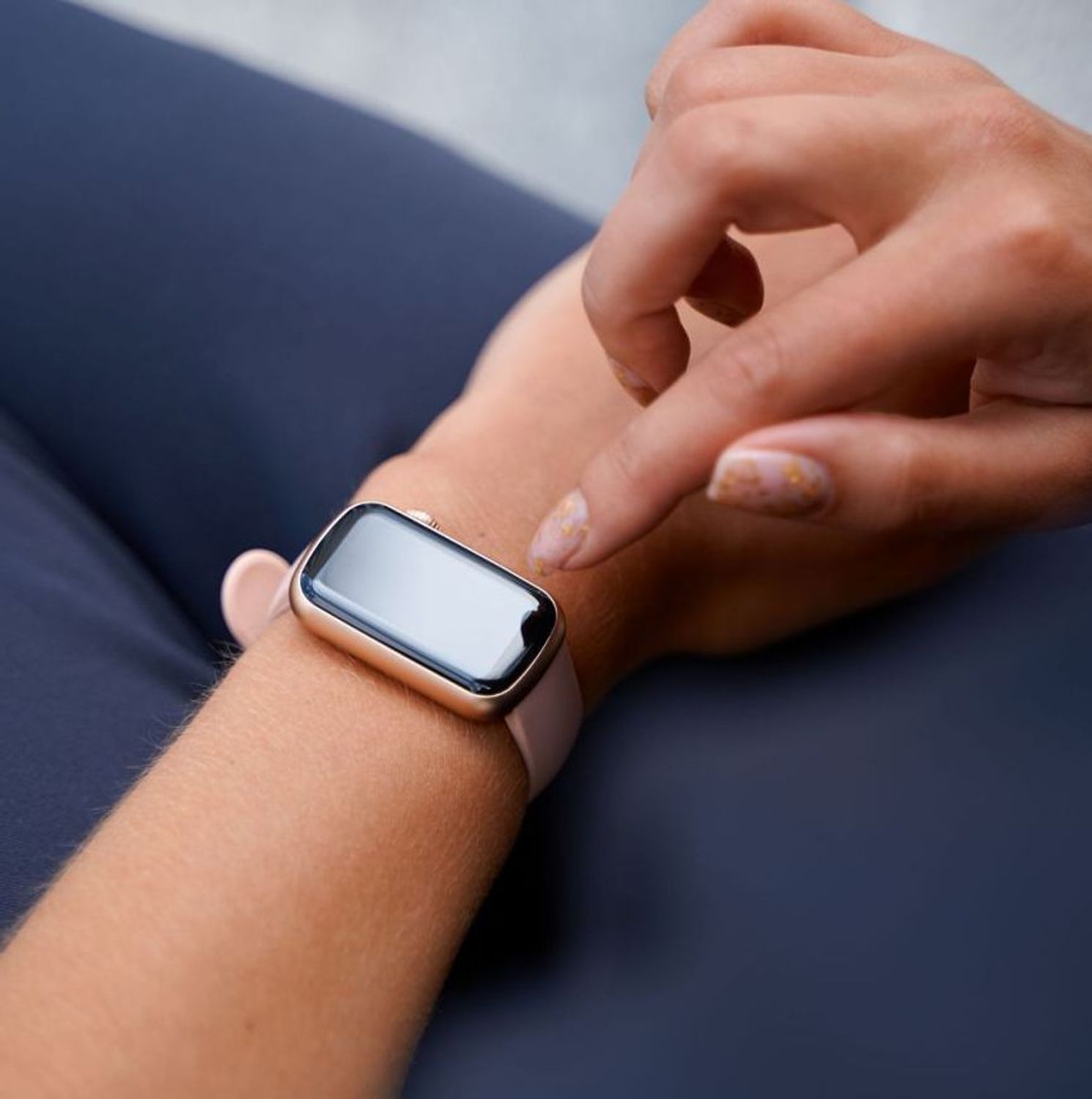 Smartwatch damski na bransolecie Garett Wave RT srebrny stalowy (5).jpg